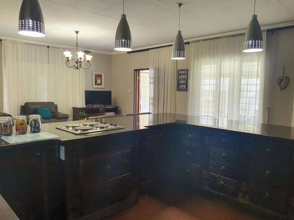 Micasa Sucasa Guesthouse Lephalale Экстерьер фото